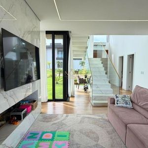 Casa com 258m², 4 dormitórios, 4 suítes, 2 vagas no Reserva das Águas em Torres para Comprar