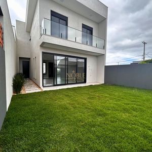 Casa com 140m², 3 dormitórios, 1 suíte, 2 vagas no bairro Morada das Palmeiras em Torres para Comprar