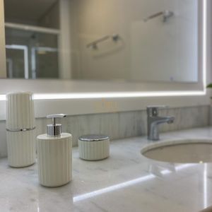 Apartamento com 118m², 3 dormitórios, 3 suítes, 1 vaga no Dona Iris em Torres para Comprar