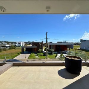 Casa de Condomínio com 444m², 4 dormitórios, 4 suítes, 4 vagas no Reserva das Águas em Torres para Comprar