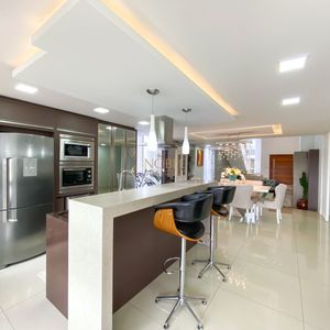 Casa de Condomínio com 330m², 3 dormitórios, 3 suítes, 2 vagas no Reserva das Águas em Torres para Comprar