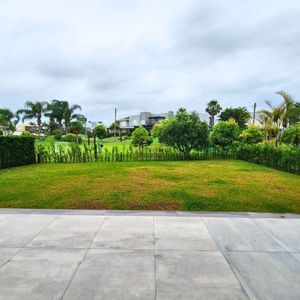 Casa de Condomínio com 357m², 5 dormitórios, 5 suítes, 2 vagas no Ocean Side em Torres para Comprar