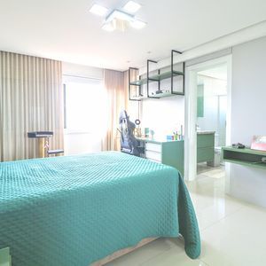 Apartamento com 249m², 4 dormitórios, 4 suítes, 2 vagas no Graziela em Torres para Comprar