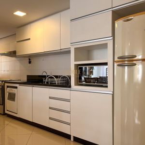 Apartamento com 89m², 2 dormitórios, 1 suíte, 1 vaga no Michelângelo em Torres para Comprar