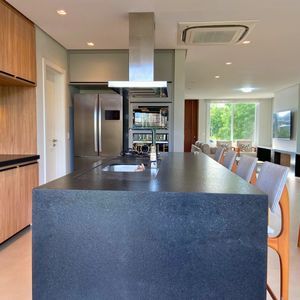 Casa de Condomínio, 4 dormitórios, 4 suítes, 2 vagas no Condomínio Ilhas Park em Torres para Comprar