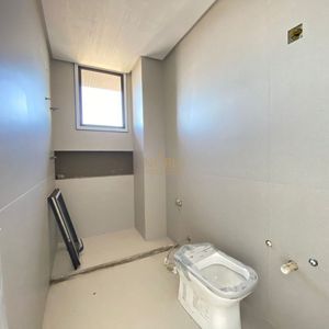 Cobertura com 385m², 4 dormitórios, 4 suítes, 4 vagas no Vanguard em Torres para Comprar
