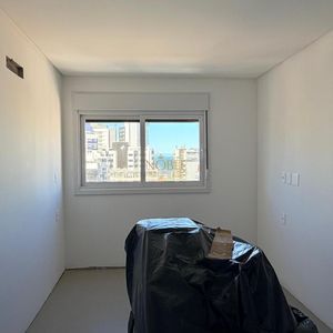 Apartamento, 2 dormitórios, 2 suítes, 2 vagas no Punta Del Sole em Torres para Comprar