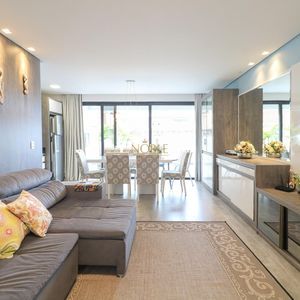 Apartamento com 128m², 3 dormitórios, 1 suíte, 2 vagas no Casa Carmel em Torres para Comprar