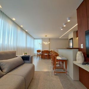 Apartamento com 77m², 2 dormitórios, 1 suíte, 2 vagas no Maui Residencial em Torres para Comprar