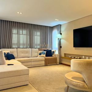 Apartamento com 180m², 3 dormitórios, 1 suíte, 2 vagas no Debret em Torres para Comprar