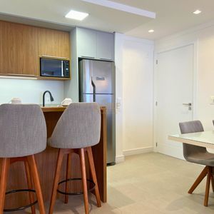 Apartamento com 71m², 2 dormitórios, 1 suíte, 2 vagas no Residencial DI Capri em Torres para Comprar