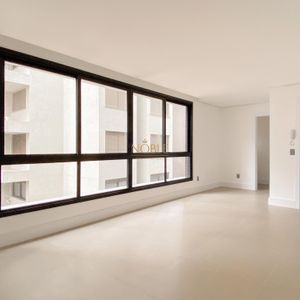 Apartamento com 77m², 2 dormitórios, 2 suítes, 1 vaga no Praça Quatro em Torres para Comprar