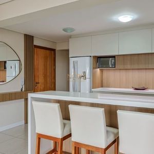 Apartamento com 99m², 3 dormitórios, 1 suíte, 2 vagas no Victória em Torres para Comprar