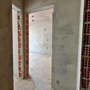Apartamento com 83m², 2 dormitórios, 1 suíte, 1 vaga no Ed. Silva Jardim em Torres para Comprar