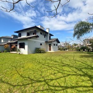 Casa, 3 dormitórios, 1 suíte, 2 vagas no bairro Itapeva Norte em Torres para Comprar