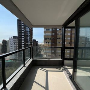 Apartamento com 117m², 3 dormitórios, 3 suítes, 2 vagas no Freedom em Torres para Comprar