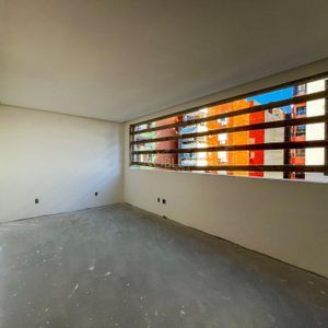 Apartamento com 210m², 4 dormitórios, 4 suítes, 3 vagas no Vanguard em Torres para Comprar