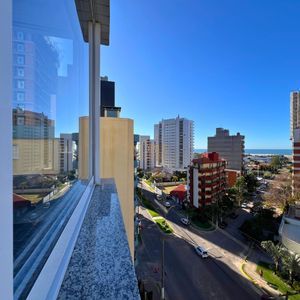 Apartamento com 88m², 3 dormitórios, 1 suíte, 2 vagas no Perito Moreno em Torres para Comprar
