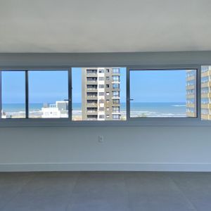 Apartamento com 140m², 3 dormitórios, 3 suítes, 2 vagas no Di milano em Torres para Comprar