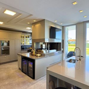 Casa de Condomínio com 444m², 4 dormitórios, 4 suítes, 4 vagas no Reserva das Águas em Torres para Comprar