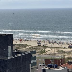 Apartamento com 90m², 2 dormitórios, 2 suítes, 2 vagas no Maui Residencial em Torres para Comprar