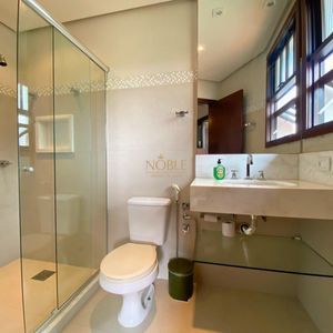 Casa com 518m², 5 dormitórios, 2 suítes, 2 vagas no bairro Praia Grande em Torres para Comprar