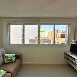 Apartamento com 77m², 2 dormitórios, 1 suíte, 1 vaga no Piazza em Torres para Comprar