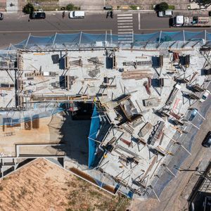 Apartamento com 53m², 1 dormitório, 1 suíte, 1 vaga no Punta Del Sole em Torres para Comprar