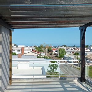 Casa com 500m², 4 dormitórios, 4 suítes, 2 vagas no bairro Bella Torres em Passo de Torres para Comprar