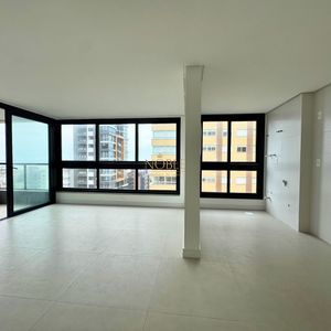 Apartamento com 117m², 3 dormitórios, 3 suítes, 2 vagas no Freedom em Torres para Comprar