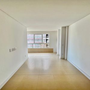 Apartamento com 84m², 2 dormitórios, 1 suíte, 1 vaga no San Pietro em Torres para Comprar