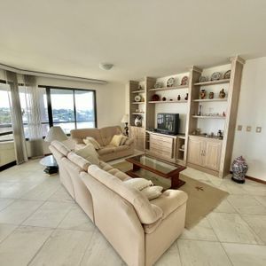 Apartamento com 167m², 3 dormitórios, 1 suíte, 1 vaga no Casa Blanca em Torres para Comprar