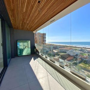 Apartamento com 207m², 4 dormitórios, 4 suítes, 2 vagas no Domus em Torres para Comprar