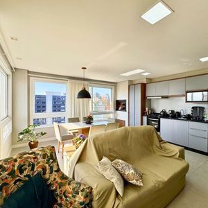 Apartamento com 83m², 2 dormitórios, 1 suíte, 1 vaga no Bartolomeu em Torres para Comprar
