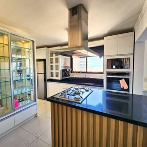 Apartamento com 200m², 3 dormitórios, 3 suítes, 2 vagas no San Marino em Torres para Comprar