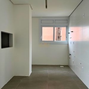 Apartamento com 112m², 3 dormitórios, 3 suítes, 2 vagas no La Vistara em Torres para Comprar