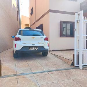 Apartamento com 94m², 3 dormitórios, 1 suíte, 2 vagas no Edifício Saron em Torres para Comprar