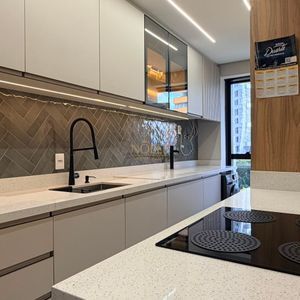 Apartamento com 76m², 2 dormitórios, 2 suítes, 1 vaga no Rosa dos Ventos em Torres para Comprar