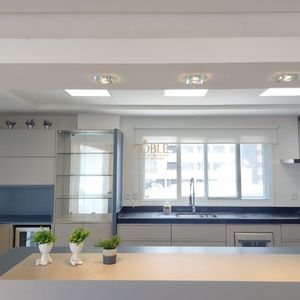 Apartamento com 249m², 4 dormitórios, 4 suítes, 2 vagas no Graziela em Torres para Comprar