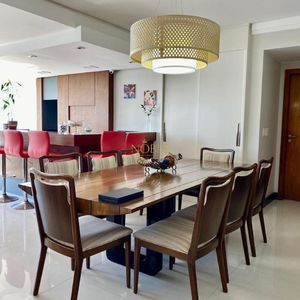 Apartamento com 186m², 3 dormitórios, 1 suíte, 4 vagas no Debret em Torres para Comprar