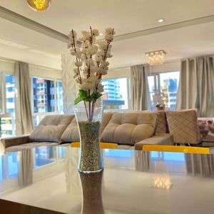 Apartamento com 109m², 3 dormitórios, 1 suíte, 2 vagas no San Pietro em Torres para Comprar