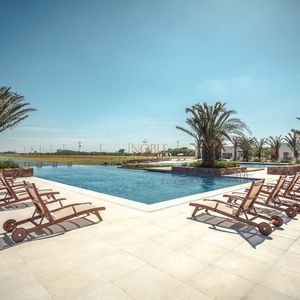 Casa de Condomínio com 335m², 3 dormitórios, 3 suítes, 2 vagas no Reserva das Águas em Torres para Comprar