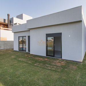 Casa de Condomínio com 188m², 3 dormitórios, 3 suítes, 2 vagas no Reserva das Águas em Torres para Comprar