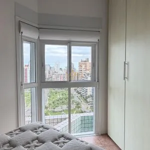 Apartamento com 98m², 3 dormitórios, 1 suíte, 3 vagas no Metropolitan em Torres para Comprar