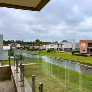 Casa de Condomínio com 306m², 4 dormitórios, 4 suítes, 4 vagas no Reserva das Águas em Torres para Comprar