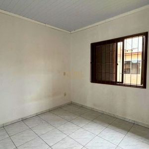 Casa com 74m², 2 dormitórios, 1 vaga no bairro Igra Sul em Torres para Comprar