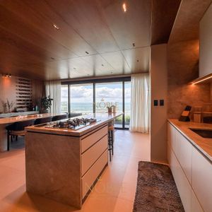 Cobertura com 344m², 3 dormitórios, 3 suítes, 3 vagas no Ares em Torres para Comprar