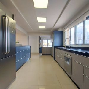 Apartamento com 249m², 4 dormitórios, 4 suítes, 2 vagas no Graziela em Torres para Comprar
