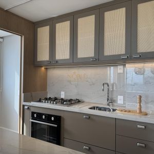 Apartamento com 90m², 2 dormitórios, 2 suítes, 2 vagas no Maui Residencial em Torres para Comprar