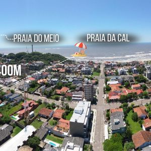 Pousada com 220m², 3 dormitórios, 1 suíte, 8 vagas no bairro Praia da Cal em Torres para Comprar